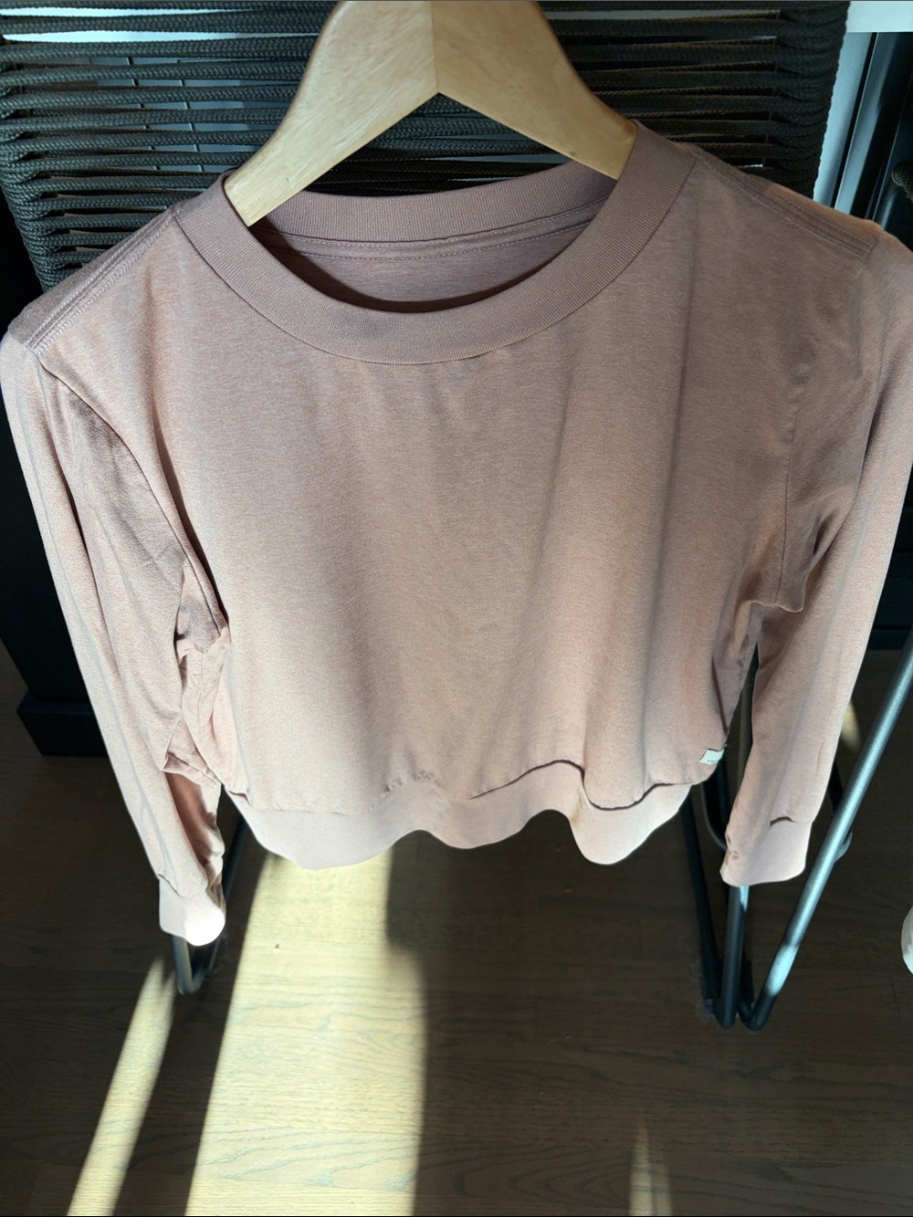Vuori Rose Taupe Cropped Long Sleeve Sweatshirt